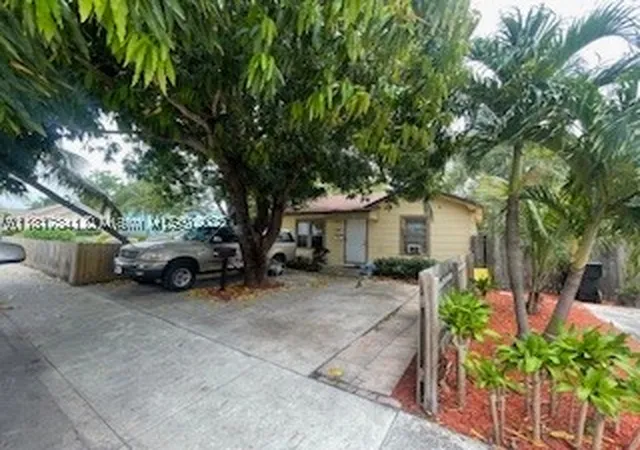 Photo 2 of Multi family home for sale at 1416 N 2nd Ave N, Lake Worth Beach, FL 33460 | MLS# A11817841 | Listing updated on 2026-10-06