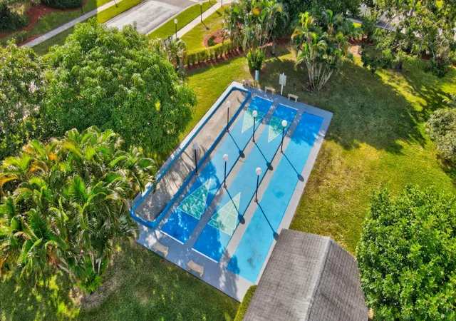 2nd image of 23249 Barwood Ln, Boca Raton, FL 33428