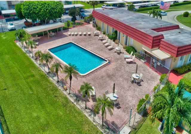 27th image of 23249 Barwood Ln #402, Boca Raton, FL 33428 | MLS# R11097982