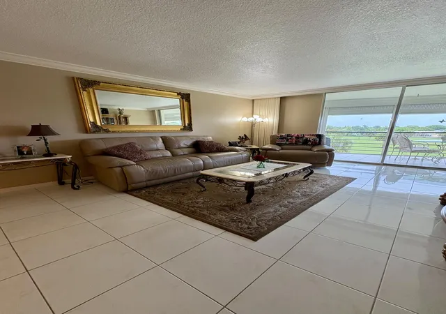 5th image of 23249 Barwood Ln #402, Boca Raton, FL 33428 | MLS# R11097982