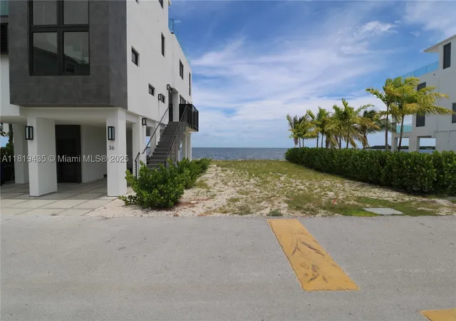 4th image of 94825 Overseas Hwy #35, Key Largo, FL 33037 | MLS# A11819435