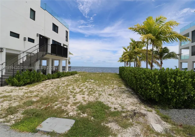 5th image of 94825 Overseas Hwy #35, Key Largo, FL 33037 | MLS# A11819435