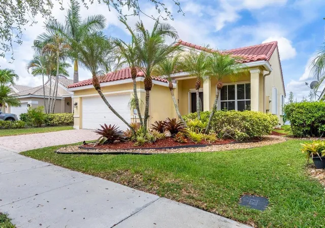 Homes for sale in Weston, FL | 916 Savannah Falls Dr, Weston, FL 33327 | MLS# F10508502