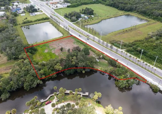 3rd image of 2083 W Midway Rd, Fort Pierce, FL 34981 | MLS# R11098596