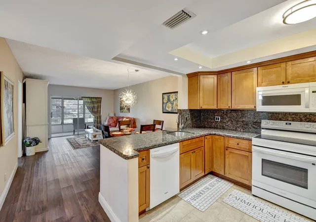 Homes for sale in Lauderdale Lakes, FL | 2901 Nw 46th Ave #101, Lauderdale Lakes, FL 33313 | MLS# R11098868