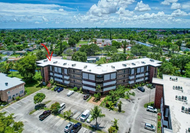 Homes for sale in Lauderdale Lakes, FL | 2901 Nw 46th Avenue, Lauderdale Lakes, FL 33313 | Houzeo