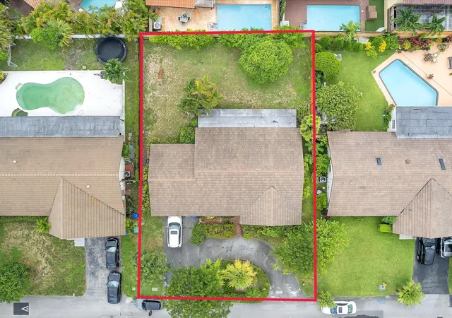 2nd image of 20100 Ne 10th Pl Wy, Miami, FL 33179 | MLS# F10508286