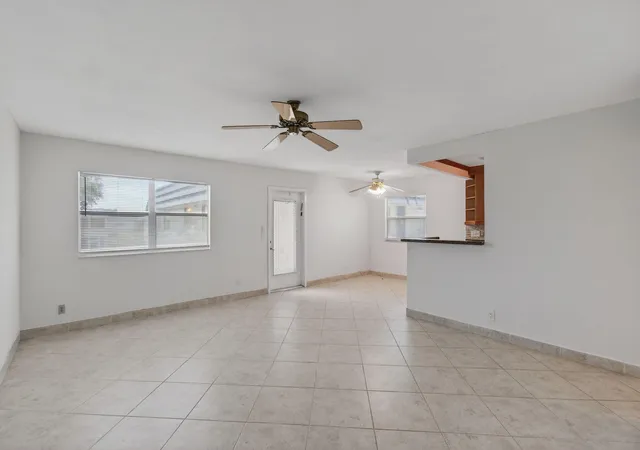 5th image of 228 Brittany E, Delray Beach, FL 33446 | MLS# R11099158