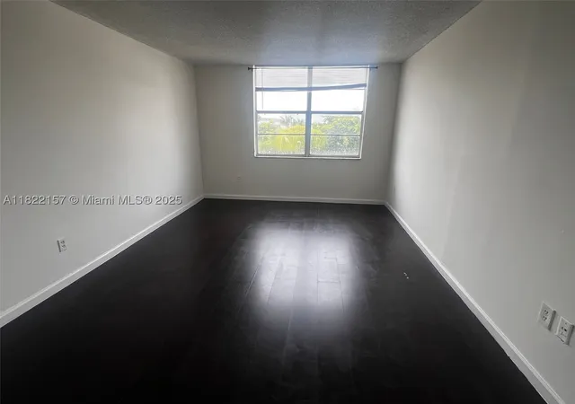 3rd image of 498 Nw 165Th St Rd #D303, Miami, FL 33169 | MLS# A11822157
