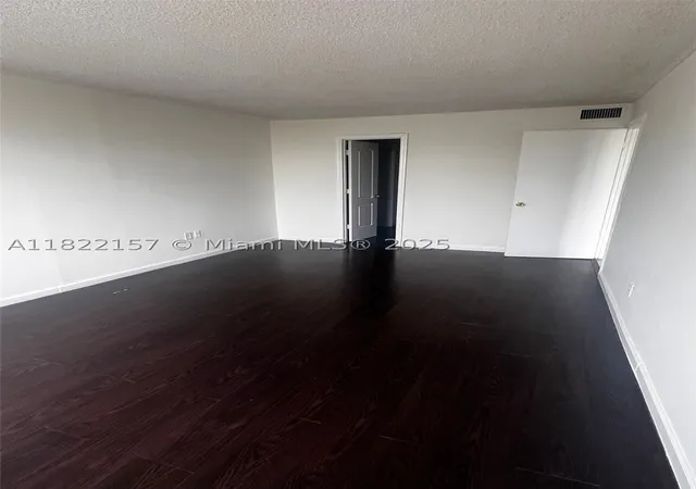 2nd image of 498 Nw 165Th St Rd, Miami, FL 33169