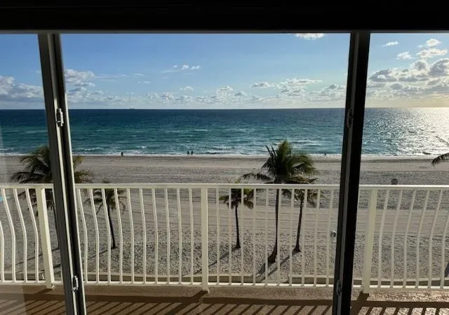 Homes for sale in Hollywood, FL | 300 Oregon St #401, Hollywood, FL 33019 | MLS# F10509180
