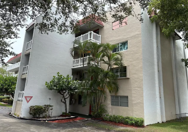 2nd image of 3571 Inverrary Dr, Lauderhill, FL 33319