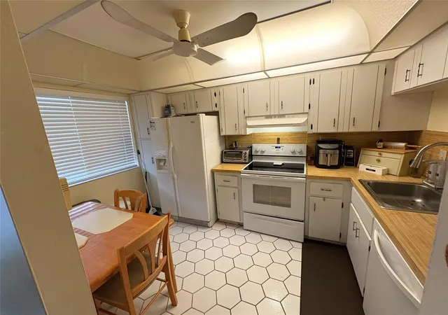 3rd image of 3571 Inverrary Dr #209, Lauderhill, FL 33319 | MLS# F10509450