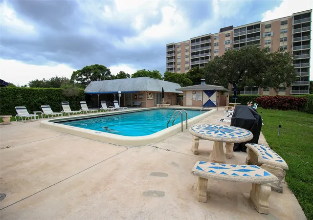 Homes for sale in Coral Springs, FL | 3475 Broken Woods Drive, Coral Springs, FL 33065 | Houzeo