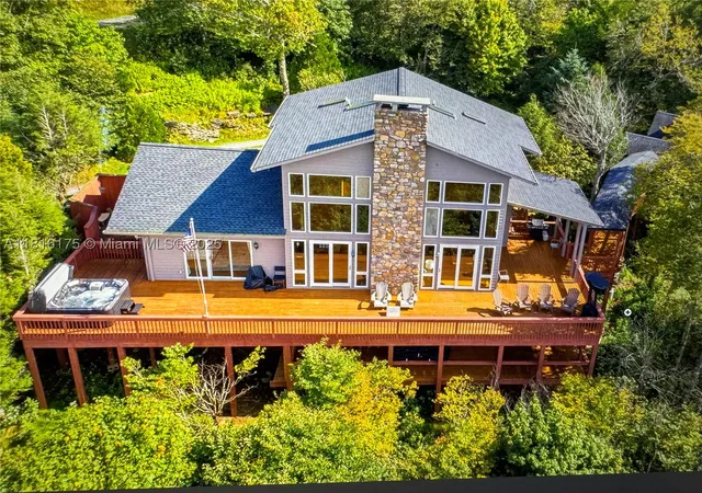 Photo 53 of Single family home for sale at 200 Summit Lodge Road, Beech Mountain, NC | MLS# A11816175 | Listing updated on 2026-02-16