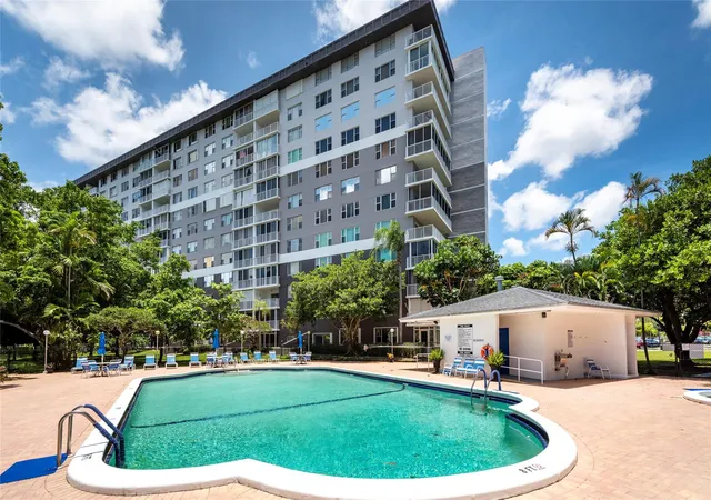 Homes for sale in Hollywood, FL | 3850 Washington Street, Hollywood, FL 33021 | Houzeo
