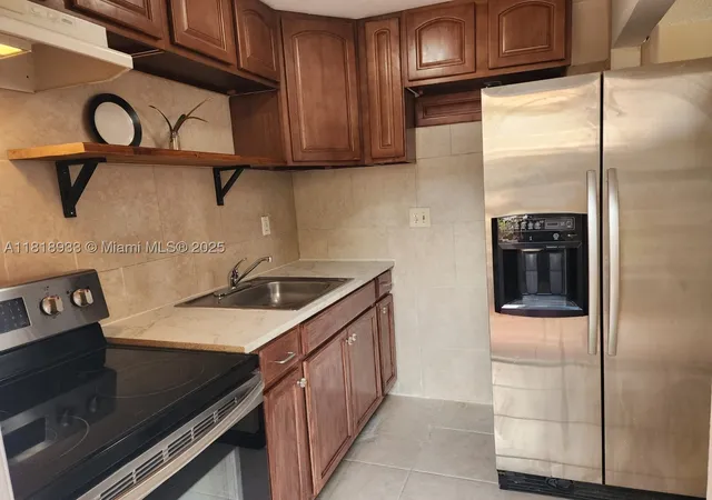 Photo 3 of Sale Pending at 241 Se 9Th Ave #110, Pompano Beach, FL 33060 | MLS# A11818933 | Listing updated on 2026-06-23