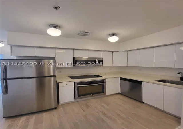 Photo 3 of Condo for sale at 810 7Th St #206, Miami Beach, FL 33139 | MLS# A11827422 | Listing updated on 2026-06-08