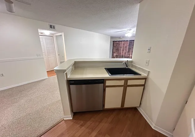 4th image of 1401 Vlg Blvd, West Palm Beach, FL 33409