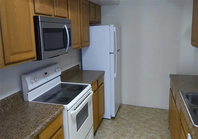 5th image of 4491 Crystal Lake Dr #203B, Deerfield Beach, FL 33064 | MLS# F10511646