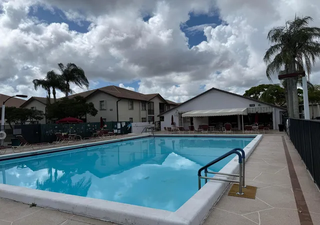 Homes for sale in Lake Worth, FL | 4760 Lucerne Lakes Boulevard, Lake Worth, FL 33467 | Houzeo