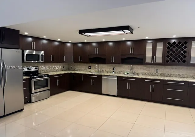 1st image of 20401 Ne 30Th Ave #124-8, Aventura, FL 33180 | MLS# A11827460