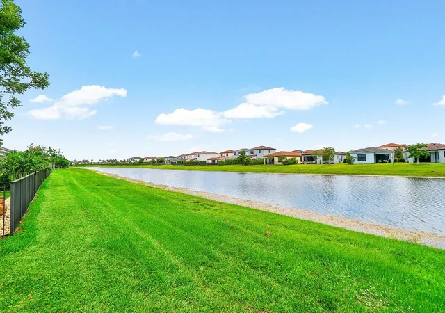 4th image of 16070 Key Biscayne Ln, Loxahatchee, FL 33470 | MLS# R11102551