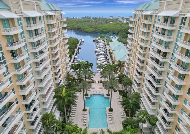1st image of 700 E Boynton Beach Blvd #406, Boynton Beach, FL 33435 | MLS# F10512248