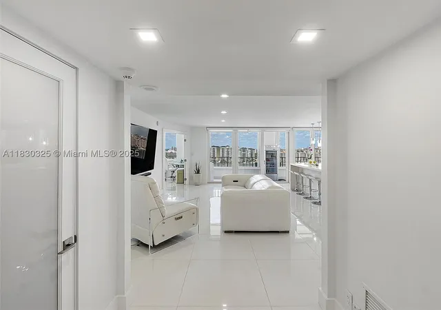 Photo 4 of Condo for sale at 550 S Ocean Blvd #1509, Boca Raton, FL 33432 | MLS# A11830325 | Listing updated on 2026-09-30