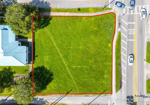 3rd image of 604 Sw 6Th Ave, Homestead, FL 33030 | MLS# A11830048