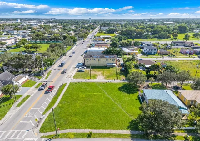 4th image of 604 Sw 6Th Ave, Homestead, FL 33030 | MLS# A11830048
