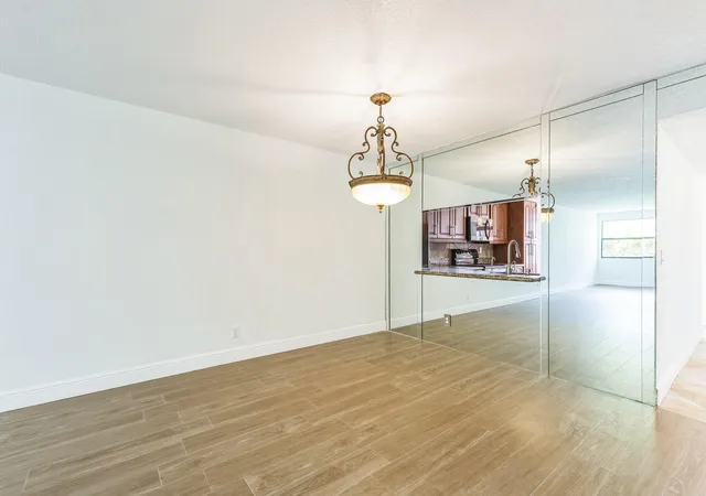 4th image of 2704 Nw 104Th Ave #401, Sunrise, FL 33322 | MLS# R11103782