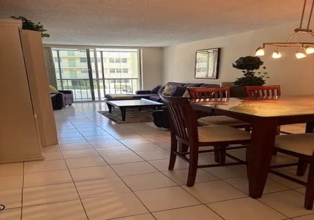 Homes for sale in Fort Lauderdale, FL | 5321 Ne 24th Ter #203a, Fort Lauderdale, FL 33308 | MLS# F10512779