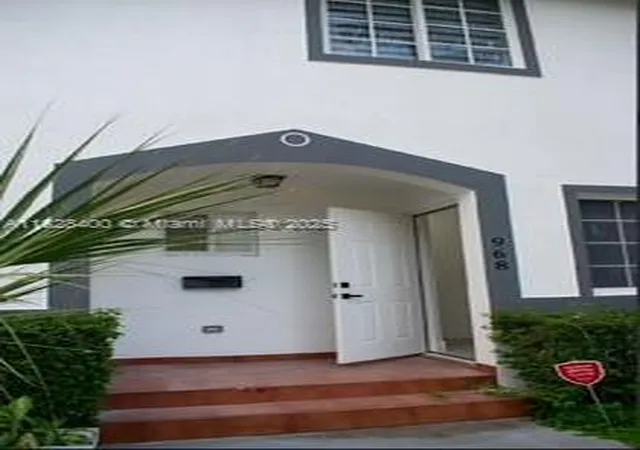 Homes for sale in Hollywood, FL | 968 N 18th Ct, Hollywood, FL 33020 | MLS# A11828400