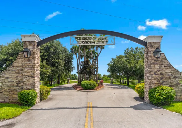 2nd image of 6572 Se 26th Trl, Okeechobee, FL 34974 | MLS# R11104215