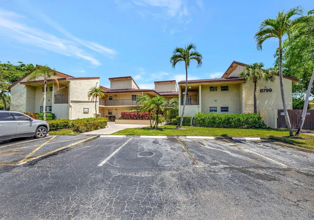 2nd image of 8799 Holly Ct, Tamarac, FL 33321