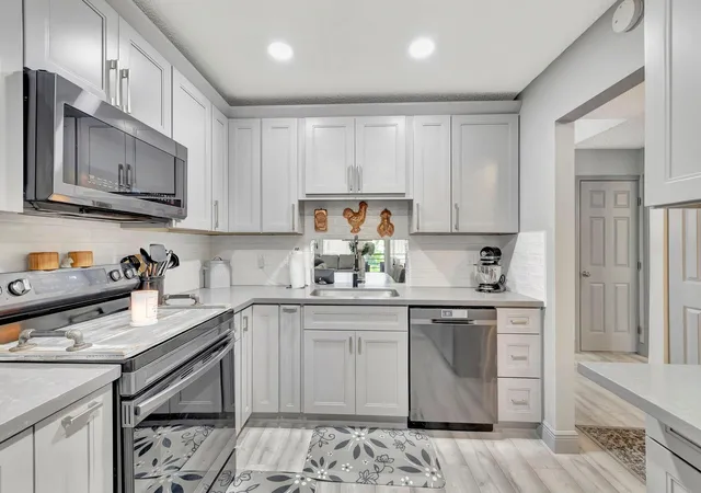 4th image of 8799 Holly Ct #202, Tamarac, FL 33321 | MLS# F10513235