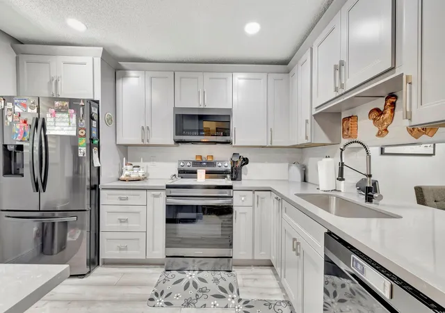 5th image of 8799 Holly Ct #202, Tamarac, FL 33321 | MLS# F10513235