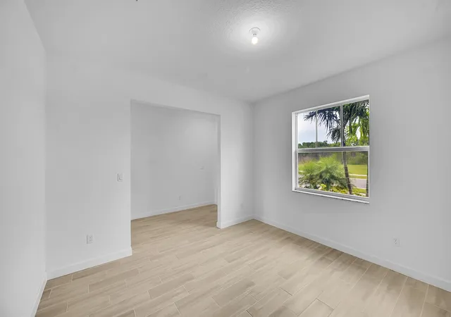 5th image of 3028 Spanish Cedar Pl, Fort Pierce, FL 34946 | MLS# R11105228