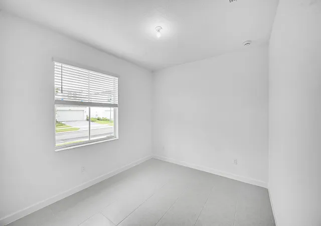 5th image of 3532 Angler Dr, Fort Pierce, FL 34946 | MLS# R11105232