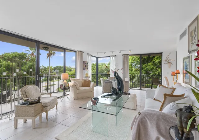 4th image of 859 Jeffery St, Boca Raton, FL 33487