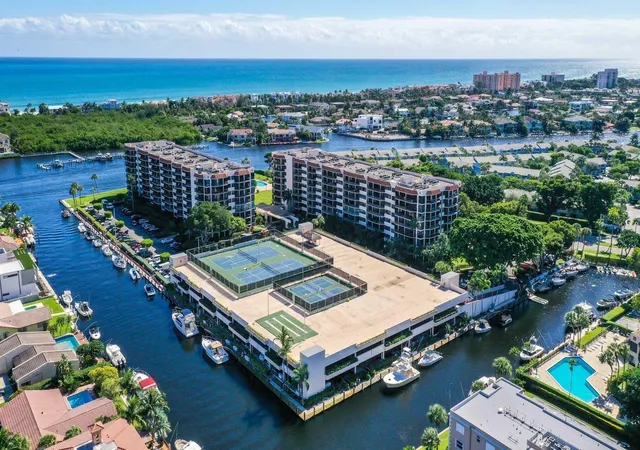 2nd image of 859 Jeffery St, Boca Raton, FL 33487