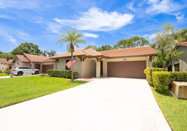 1st image of 2784 Sw Willowood Cir, Palm City, FL 34990 | MLS# R11105491