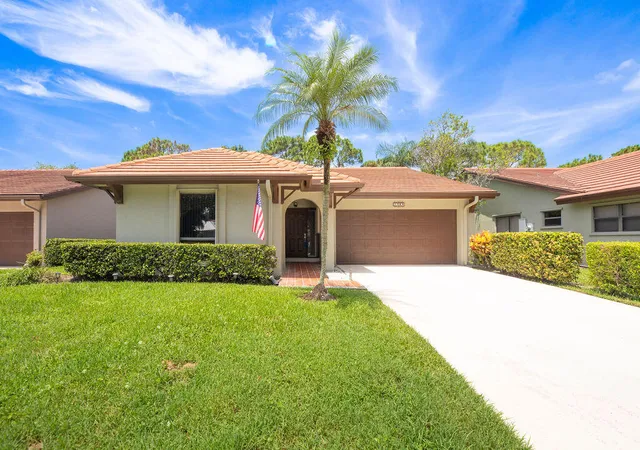 2nd image of 2784 Sw Willowood Cir, Palm City, FL 34990 | MLS# R11105491