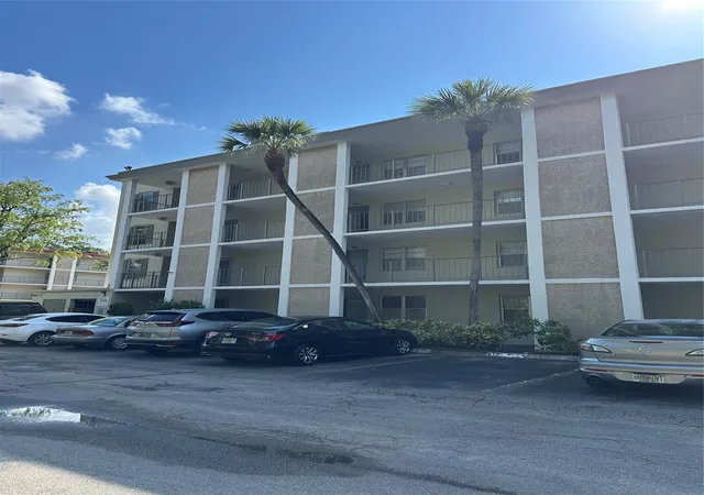 Homes for sale in Lauderdale Lakes, FL | 2998 Nw 48th Ter #327, Lauderdale Lakes, FL 33313 | MLS# F10509596