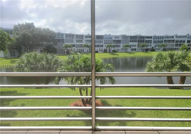 Homes for sale in Deerfield Beach, FL | 82 Oakridge G, Deerfield Beach, FL 33442