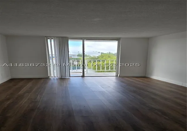 3rd image of 498 Nw 165Th St Rd #D-407, Miami, FL 33169 | MLS# A11838732