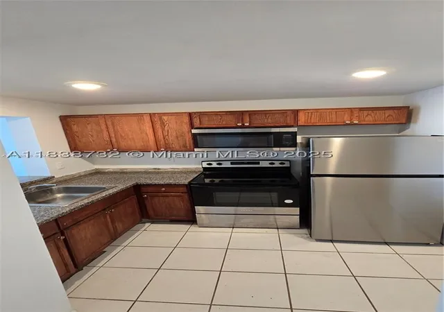 4th image of 498 Nw 165Th St Rd #D-407, Miami, FL 33169 | MLS# A11838732
