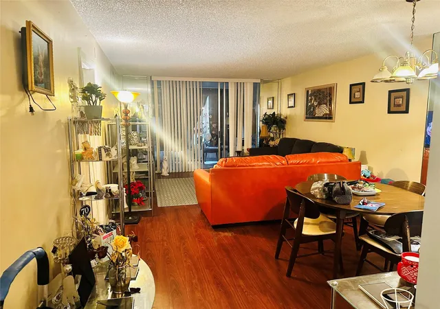 Homes for sale in Lauderdale Lakes, FL | 3070 Nw 48th Ter #307, Lauderdale Lakes, FL 33313 | MLS# F10514711