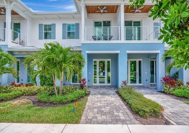 1st image of 4680 Se Manatee Wy, Stuart, FL 34997 | MLS# R11107783